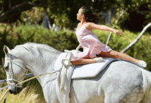 How can one learn equestrian vaulting?